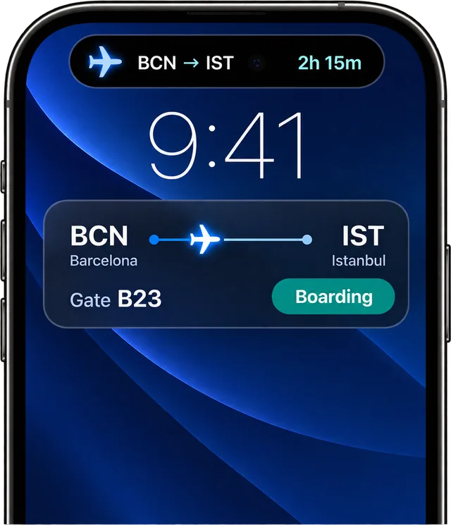 Een vergrendelscherm van een iPhone met de FlyBud Live Activity: Barcelona naar Istanboel, gate B23, boarding, met dezelfde vlucht in de Dynamic Island bovenaan het scherm.